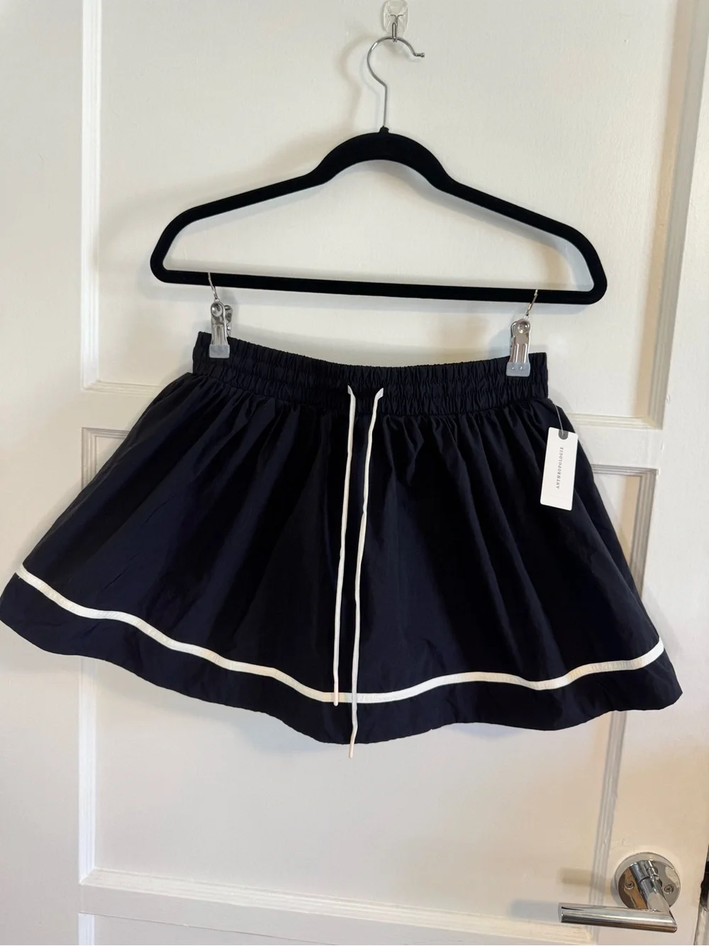 NWT Anthropologie Black & White Piped Athletic Mini Skort Size Small